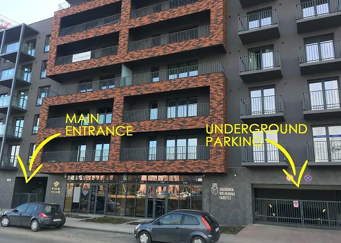 Brown Sugar | Free Garage | 2 Separate Rooms